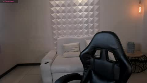 Snapshot of mayamoretti chatting on May 24, 6:02 pm Maya online show from May 24, 6:02 pm