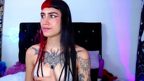 Snapshot of mayaredd chatting on February 6, 8:45 pm mayaredd online show from February 6, 8:45 pm