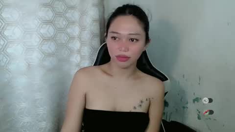 Snapshot of mayasally_ chatting on May 6, 8:41 am mayasally_ online show from May 6, 8:41 am