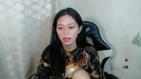 Snapshot of mayasally_ chatting on May 19, 7:53 pm mayasally_ online show from May 19, 7:53 pm