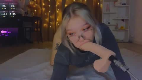 Snapshot of mayaster chatting on February 18, 2:16 am Maya online show from February 18, 2:16 am