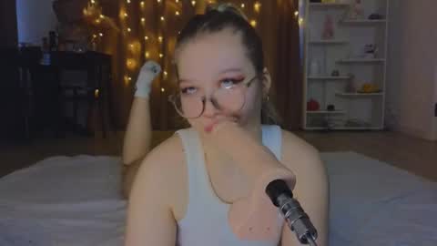 Snapshot of mayaster chatting on March 2, 5:23 am Maya online show from March 2, 5:23 am