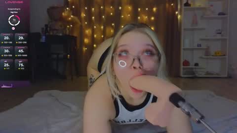 Snapshot of mayaster chatting on March 4, 2:17 am Maya online show from March 4, 2:17 am