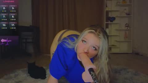 Snapshot of mayaster chatting on September 23, 8:23 pm Maya online show from September 23, 8:23 pm