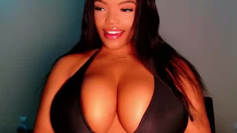 MayBabi online show from December 5, 12:58 pm