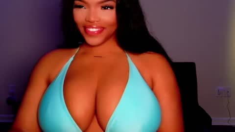 MayBabi online show from June 28, 11:38 am