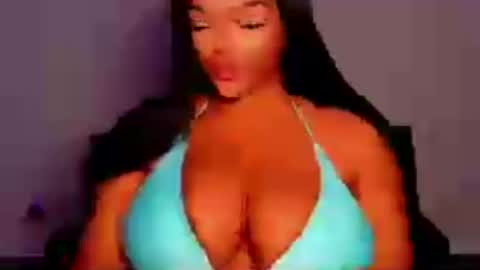 MayBabi online show from August 4, 10:29 am