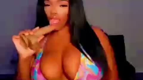 MayBabi online show from August 6, 11:23 am