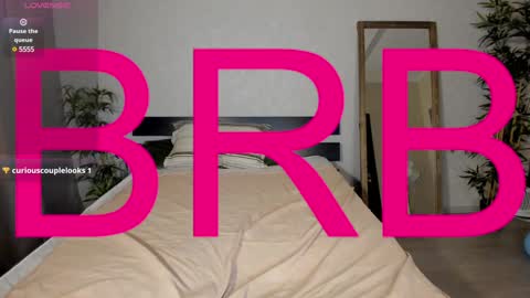 Snapshot of maybe_mia chatting on December 10, 11:22 am Mia GMT2 Mon 3-9 AM Tue 3-9 AM Wed 3-9 AMThur 10 AM - 4 PM Fri 3-9 AM Sat 3-9 AM Sun 3-9 AM. online show from December 10, 11:22 am