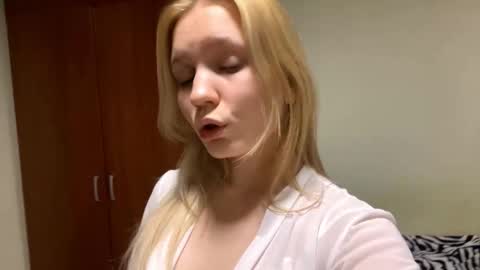 Lola online show from October 20, 9:37 pm