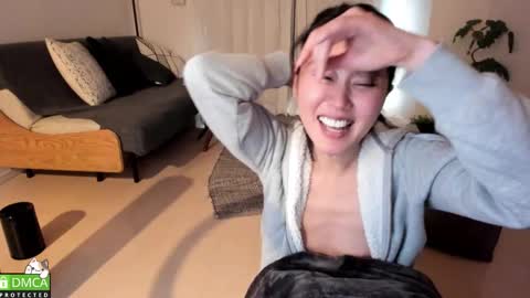 Snapshot of maybenanako chatting on March 8, 2:04 am Nanako online show from March 8, 2:04 am