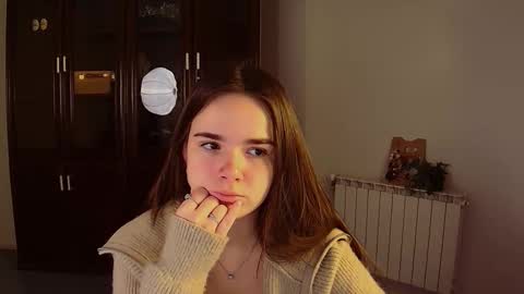 maybloom_ online show from October 31, 5:30 am