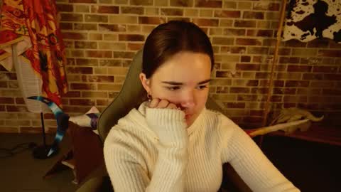 maybloom_ online show from November 12, 5:19 am