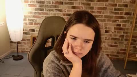 maybloom_ online show from December 17, 5:02 am