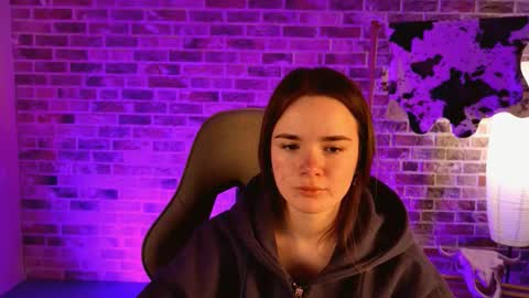 maybloom_ online show from February 17, 6:21 am