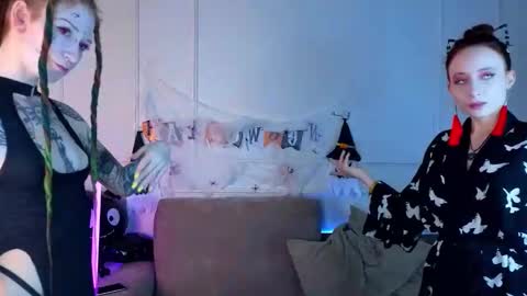 Snapshot of maydacroswell chatting on October 30, 1:29 am Stacy online show from October 30, 1:29 am