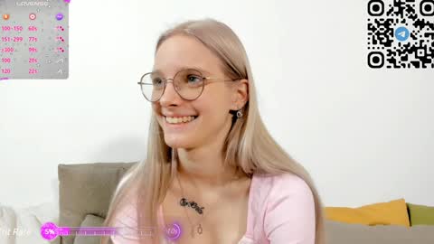 Snapshot of maydaguy chatting on January 10, 9:23 am Megan online show from January 10, 9:23 am