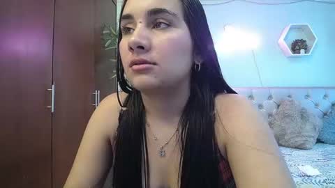 Maylin  online show from July 7, 7:23 am