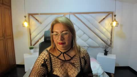 Mailyn online show from February 28, 11:23 pm