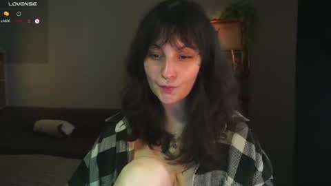 Snapshot of maymary_ chatting on July 7, 6:47 am Mary . online show from July 7, 6:47 am
