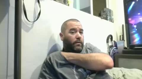 Snapshot of mayoramx chatting on March 27, 3:12 am Dad bod 43 online show from March 27, 3:12 am