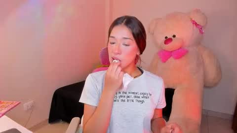 may online show from November 4, 9:58 pm