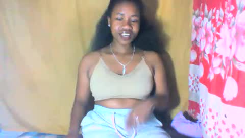 mayrah online show from October 7, 9:06 am