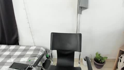 mazikeen_18 online show from March 1, 4:44 pm