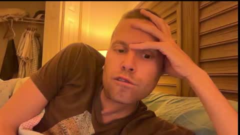 Snapshot of mbnc chatting on November 25, 2:44 am lol online show from November 25, 2:44 am