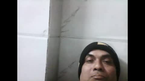 Snapshot of mcaraj2 chatting on January 7, 6:35 pm mcaraj2 online show from January 7, 6:35 pm