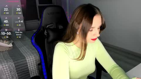 Snapshot of mcfly_11 chatting on February 8, 10:51 pm mcfly_11 online show from February 8, 10:51 pm