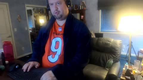 Sean online show from December 17, 5:04 pm