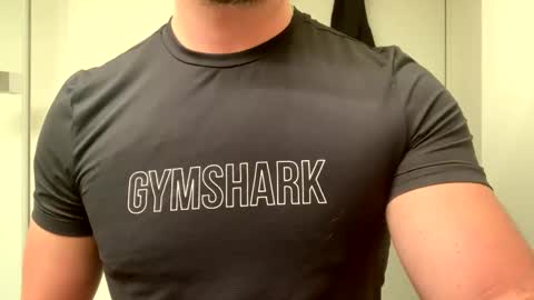 Snapshot of mcr8080 chatting on January 30, 6:46 am mcr8080 online show from January 30, 6:46 am