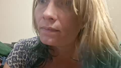 Snapshot of mcsam9288 chatting on August 2, 6:12 am mcsam9288 online show from August 2, 6:12 am
