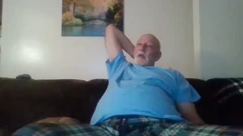 Snapshot of mdane99 chatting on December 21, 2:19 am mdane99 online show from December 21, 2:19 am