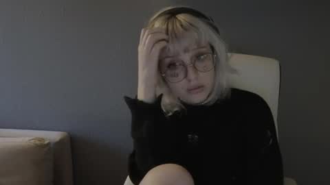 Snapshot of me1roze chatting on June 5, 2:51 am Roze online show from June 5, 2:51 am