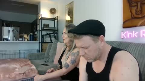 me2283 online show from February 26, 10:42 pm