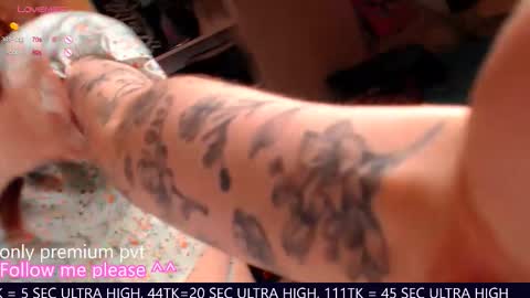 Hanna online show from November 29, 2:03 am