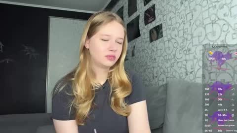 Snapshot of me_michelle chatting on September 9, 1:05 am Michelle online show from September 9, 1:05 am