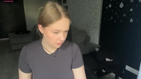 Snapshot of me_michelle chatting on September 11, 1:39 am Michelle online show from September 11, 1:39 am