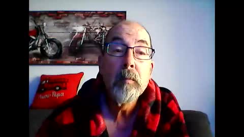 me at home online show from May 16, 10:58 am