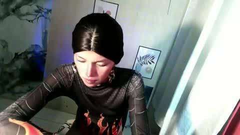 mea online show from April 23, 11:31 am