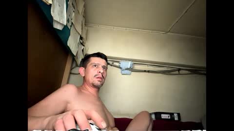 Snapshot of mecera83 chatting on December 20, 8:23 pm mecera83 online show from December 20, 8:23 pm