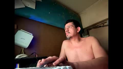 Snapshot of mecera83 chatting on January 1, 1:27 pm mecera83 online show from January 1, 1:27 pm