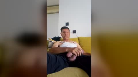 Snapshot of medeni62 chatting on June 16, 4:48 am medeni62 online show from June 16, 4:48 am