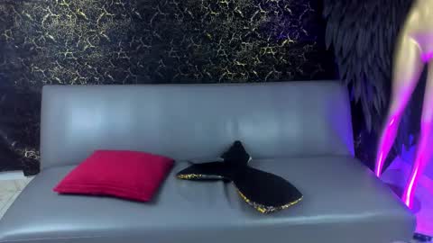 Medusa Ts online show from December 4, 7:28 am