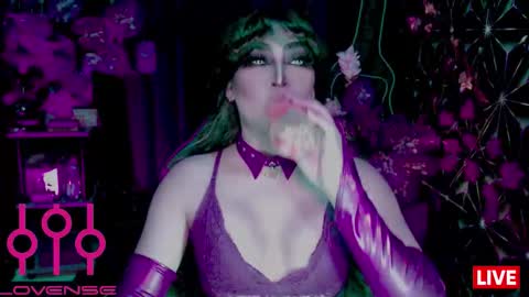 THE QUEEN ALPHA   Queen Medusa Prey online show from February 3, 2:53 am