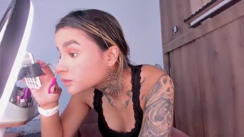 Snapshot of medussa13 chatting on November 27, 1:13 pm medussa13 online show from November 27, 1:13 pm