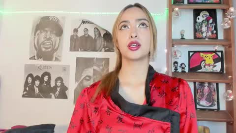 Snapshot of meeowlody chatting on November 1, 9:06 pm Emily online show from November 1, 9:06 pm