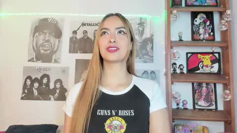 Snapshot of meeowlody chatting on November 20, 11:15 pm Emily online show from November 20, 11:15 pm